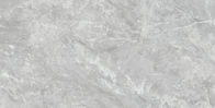 El piso y la pared blancos del cuarto de baño de Carrara pulieron las tejas esmaltadas de la porcelana
