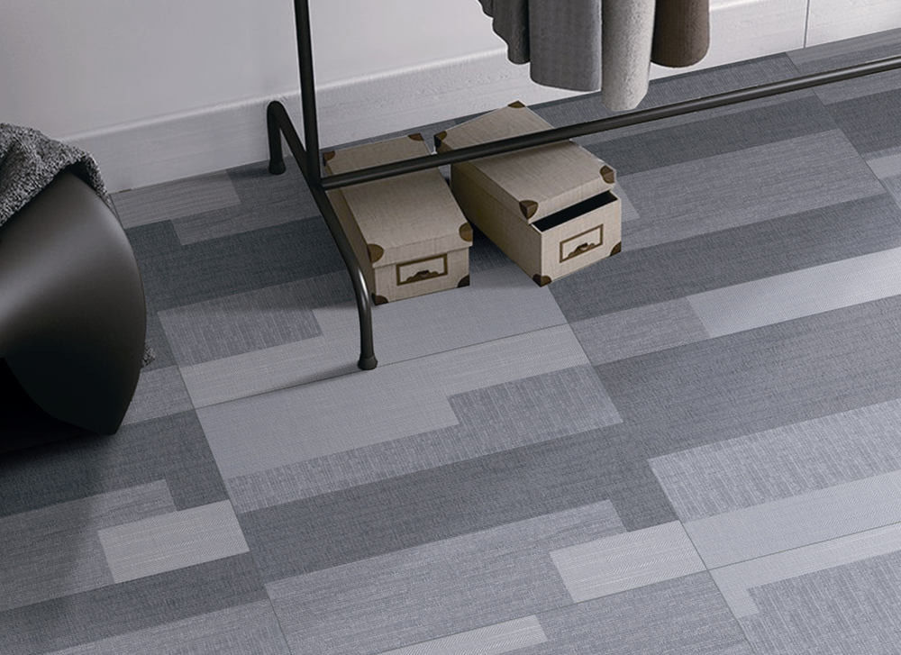 Prueba oscura de Grey Carpet Tiles Texture Scratch del diseño al azar para la pared de la sala de estar