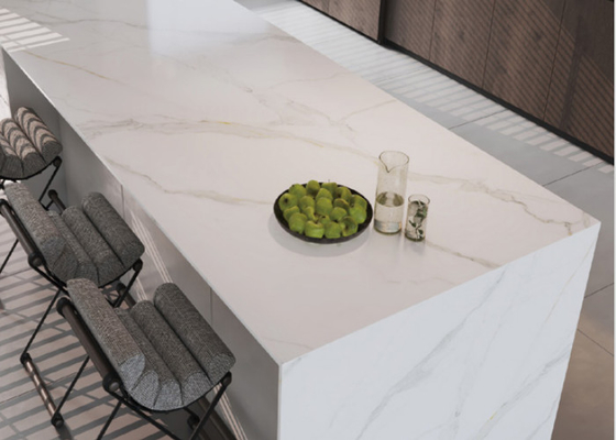 Marmol blanco aspecto fácil de mantenimiento porcelana azulejos de interior resistente a los arañazos para diversos espacios