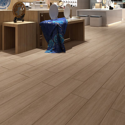Combinación perfecta de funcionalidad y estética interior de porcelana de pared de la losa de madera