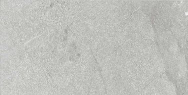 tejas interiores de la porcelana del tamaño de 400*800m m/Grey Color Exterior Wall Tiles ligero