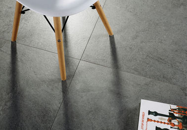 Baldosa de cerámica rústica clásica con la baldosa cerámica del cuarto de baño de Matt Surface Grey Floor Tiles
