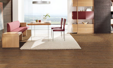 La madera de cerámica de madera de las tejas de suelo de la mirada del tamaño 200x1200m m de la textura de la porcelana del piso de madera moderno del tablón teja la baldosa oscura