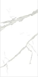 La teja de mármol Calacatta de la porcelana de la mirada pulió la teja interior de mármol blanca esmaltada de la teja 1200x2400