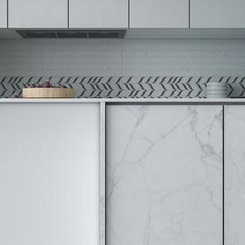 La pared del cuarto de baño teja la porcelana de mármol de los pisos de las tejas que las tejas grandes del tamaño suelan la teja moderna de la porcelana