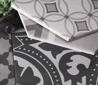 El chalet grande chino del color del negro del tamaño de Foshan 80x260 esmaltó la baldosa de la porcelana de la sala de estar del precio de las baldosas de la porcelana